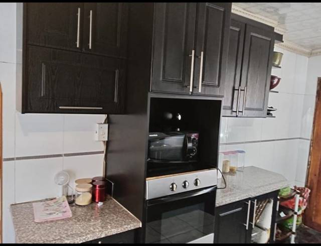 3 BEDROOM HOUSE FOR SALE IN CLOVERDENE